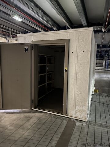 Air-conditioned safe in the form of a container Strongroomdoor CWT085L 