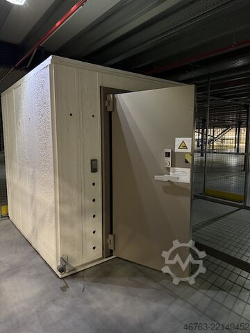 Air-conditioned safe in the form of a container Strongroomdoor CWT085L 