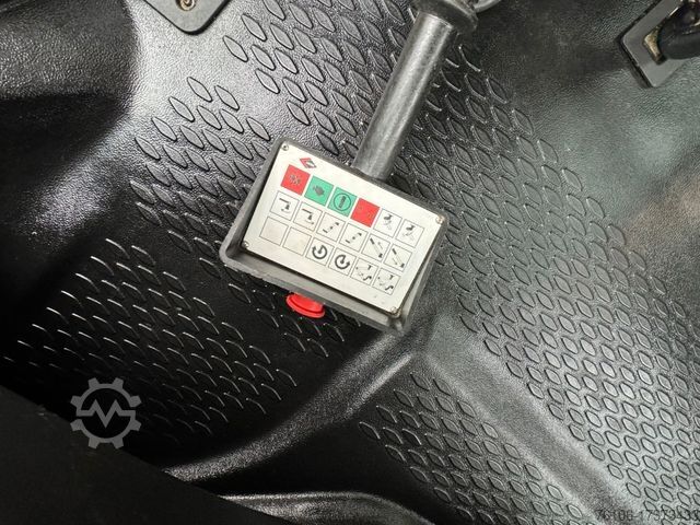 Working platform truck IVECO Daily 35S14 Hubarbeitsbühne Versalift 11,2 Meter