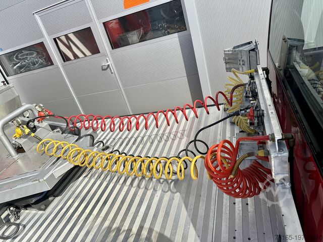 Pick-up Chevrolet CK3500 Cheyenne mit Auflieger mit Lüfter