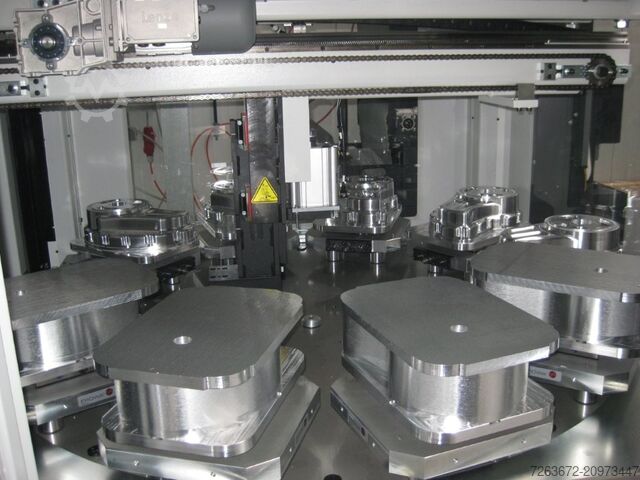 Universal machining center DMG MORI DMU 70 mit Erowa 10fach Wechsler