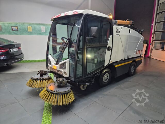 Sweeper truck Johnston C207 CN / SERVICED / EURO6