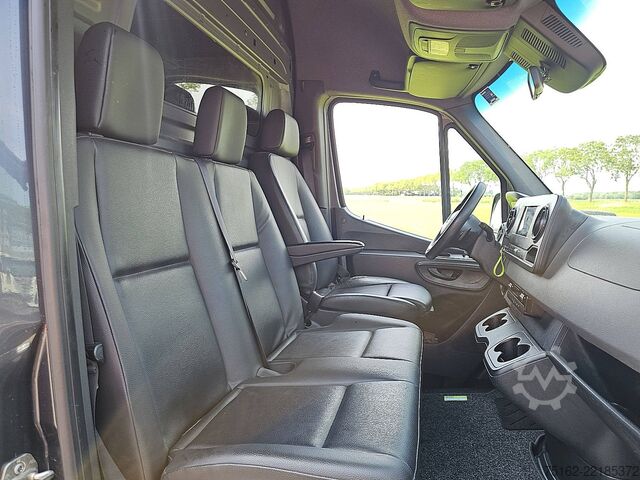 High-roof van MERCEDES-BENZ SPRINTER 319 L3H2 V6 LED 3.0Ltr!