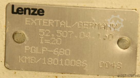 Getriebemotor 0,55 kW 77 U/min Lenze KMB/18010086