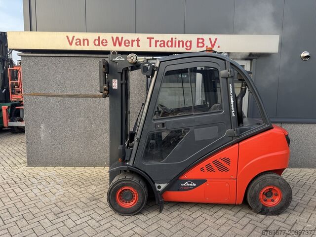 Linde H25D triple Freelift / 3rd / 4th function VW Diesel 5300 hours VERY CLEAN CONDITION! LINDE H25D triplo Freelift / 3e / 4e functie VW Diesel 5300hours ZEER NET!