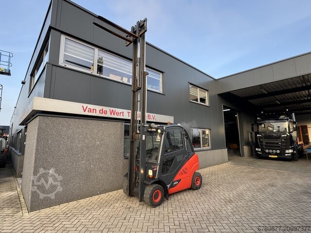 Linde H25D triple Freelift / 3rd / 4th function VW Diesel 5300 hours VERY CLEAN CONDITION! LINDE H25D triplo Freelift / 3e / 4e functie VW Diesel 5300hours ZEER NET!