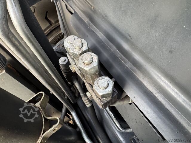 Linde H25D triple Freelift / 3rd / 4th function VW Diesel 5300 hours VERY CLEAN CONDITION! LINDE H25D triplo Freelift / 3e / 4e functie VW Diesel 5300hours ZEER NET!