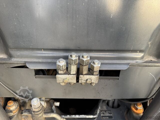 Linde H25D triple Freelift / 3rd / 4th function VW Diesel 5300 hours VERY CLEAN CONDITION! LINDE H25D triplo Freelift / 3e / 4e functie VW Diesel 5300hours ZEER NET!