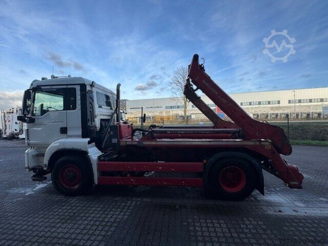 Skip truck MAN 18.460 TGS 4x4