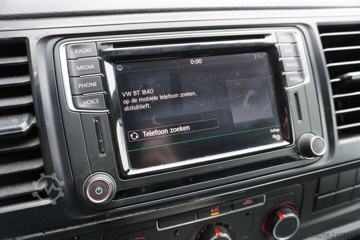 Delivery van Volkswagen Transporter 2.0 TDI L2 - Airco - Navi - PDC - T...