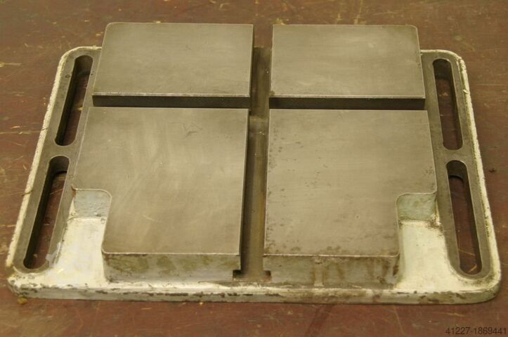 Aufspannplatte mit T Nut Guss 330/260/H40 mm