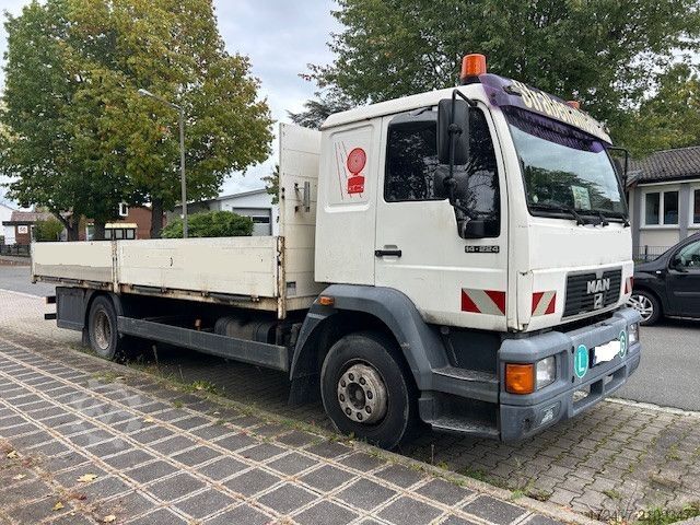 LKW mit Pritsche (offen) MAN 14.224  Handschaltung 6 Zylinder