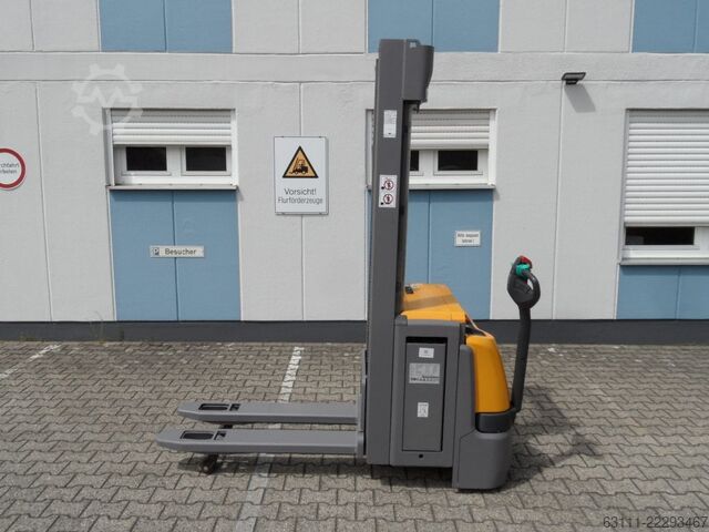 High Lift stacker Jungheinrich EJC 214z - Initialhub - 5,35 m Triplex
