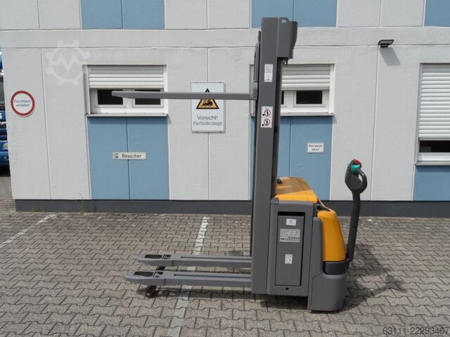 High Lift stacker Jungheinrich EJC 214z - Initialhub - 5,35 m Triplex