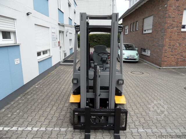 LPG Forklifts Jungheinrich TFG 320 - Freihub - weiße Reifen