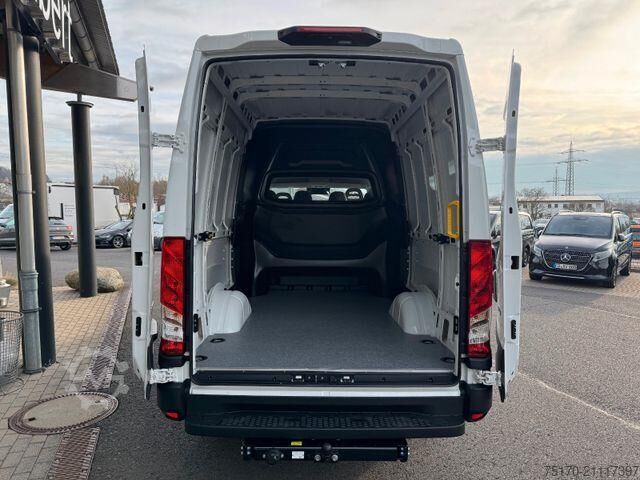 High-roof van Iveco Daily 35S16 A8 *DoKa*Automatik*AHK*R3.520mm*