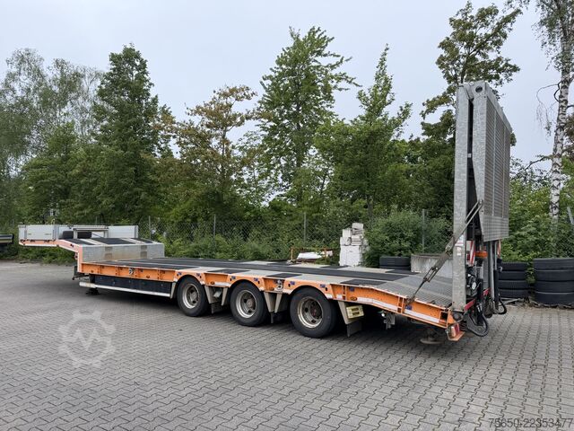 Low loader semitrailer Humbaur HTS30  3 Achs Satteltieflader, neuwertig