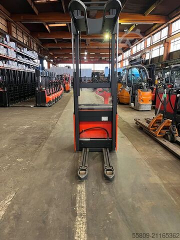 Hochhubwagen Linde L12 // 3166h Betriebsstunden