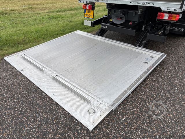 Suitcase Mercedes-Benz Atego 821 BL Bakwagen / 3 zitplaatsen / Laadkle...