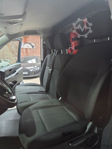 Kleinbus MERCEDES-BENZ Vito Kasten 110  Kamera Tempom. Klima Tüv neu E6