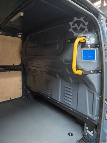 Kleinbus MERCEDES-BENZ Vito Kasten 110  Kamera Tempom. Klima Tüv neu E6