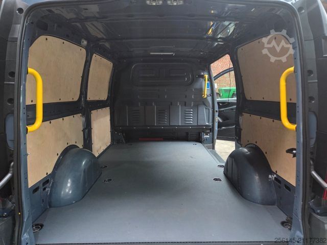 Kleinbus MERCEDES-BENZ Vito Kasten 110  Kamera Tempom. Klima Tüv neu E6