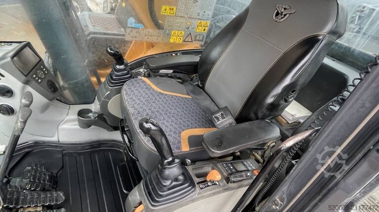 Raupenbagger CASE CX 300 D       2017