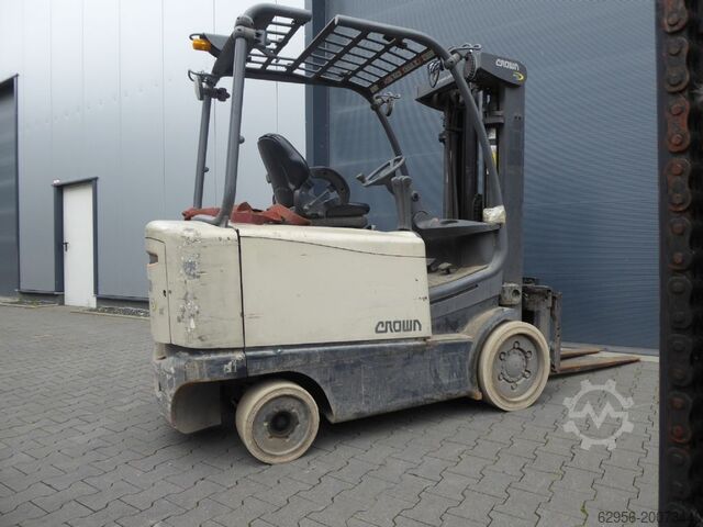 Electric 4-wheel forklift Crown FC4545-3.0