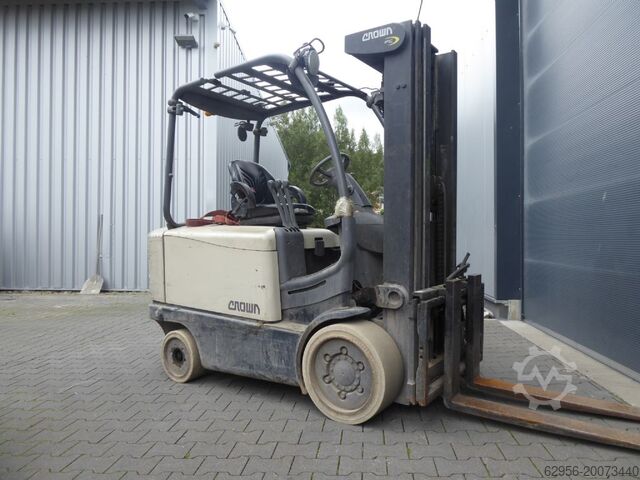 Electric 4-wheel forklift Crown FC4545-3.0