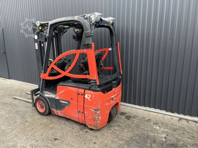 Electric 3-wheel forklift Linde E14-01