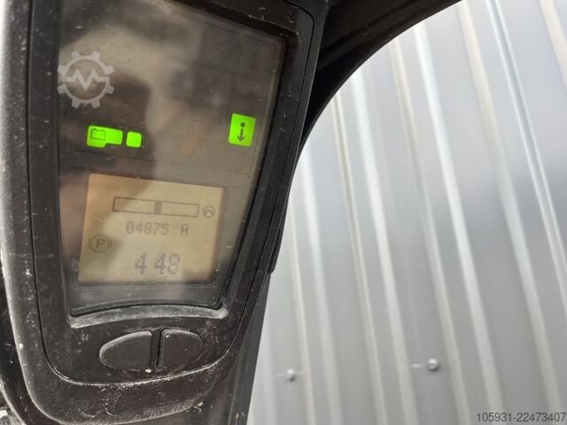 Electric 3-wheel forklift Linde E14-01