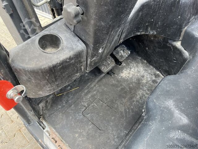 Electric 3-wheel forklift Linde E14-01