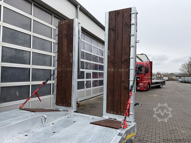 Tieflader Anhänger Möslein T 4 VB H2  neuer 4 Achs Tieflader hydraulischen Rampen