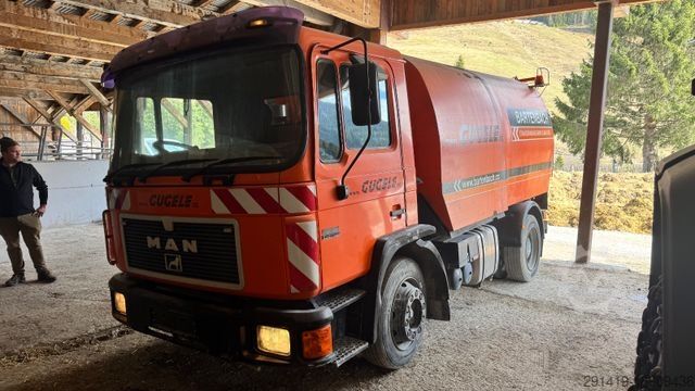 Road sweeper MAN 14.192 FR Khermaschine 4x2 Baujahr 1994