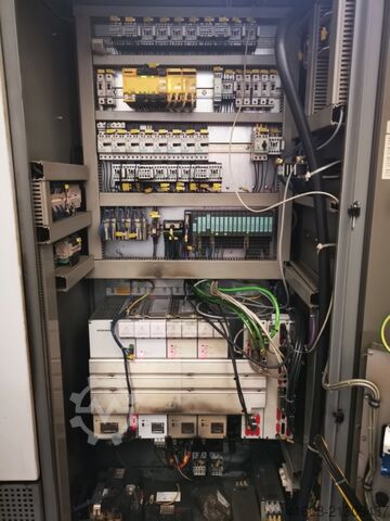 Vertikales Bearbeitungszentrum DECKEL- MAHO DMG DMC 104 V linear