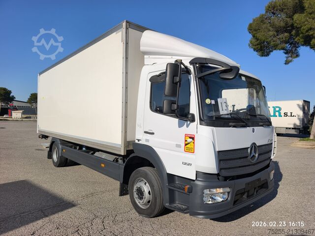 Box truck Mercedes-Benz Atego 1221