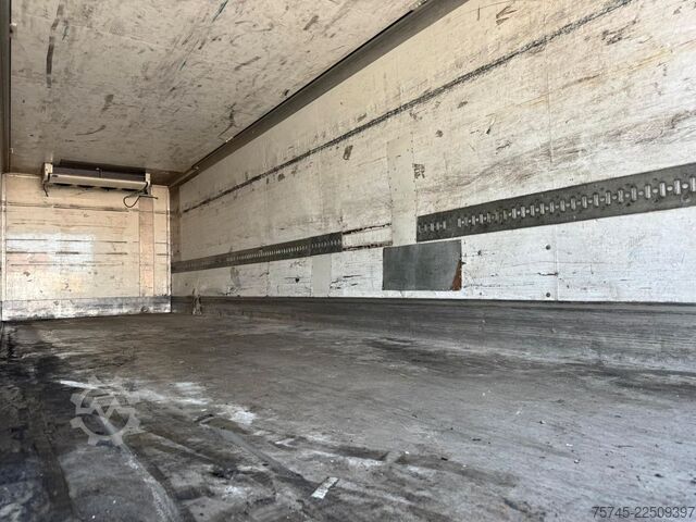 Refrigerated truck MERCEDES-BENZ ANTOS 2536 KÜHLKOFFER / LBW / CARRIER / 9,00M /