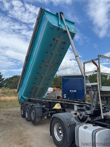 Tipper semitrailer SCHMITZ CARGOBULL SKI 24 SL, Luftachse