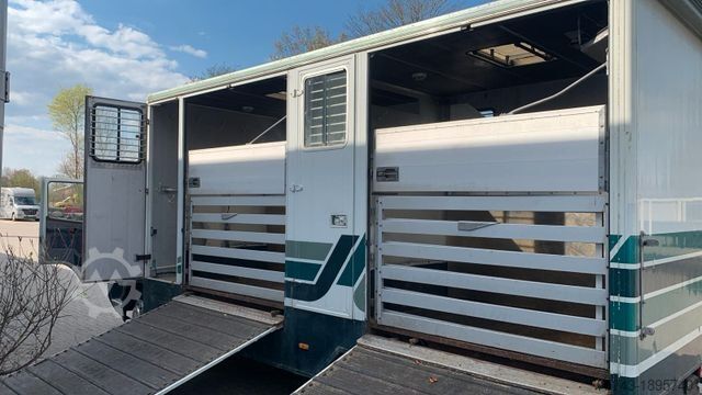 Viehtransporter MERCEDES-BENZ 817