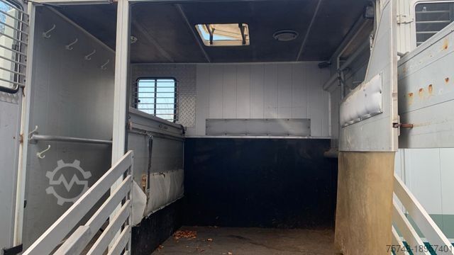 Livestock transporter MERCEDES-BENZ 817