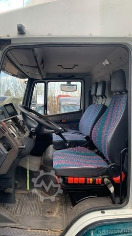 Livestock transporter MERCEDES-BENZ 817