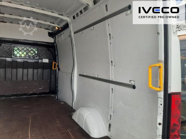 High top van IVECO Daily 35S16V RS 3520L / AHK / Klima / Bluetooth