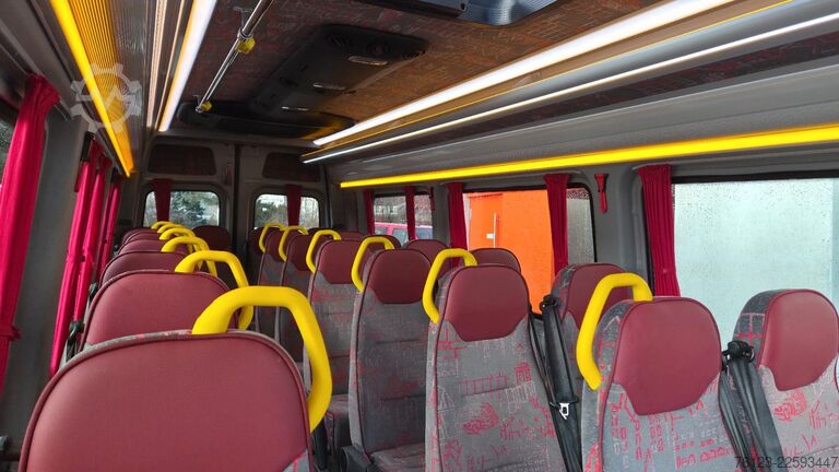 Kleinbus MERCEDES-BENZ 515 Sprinter 22 Schlafsessel Vorlauffahrzeug