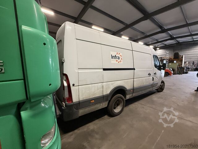 Langer Kastenwagen Renault