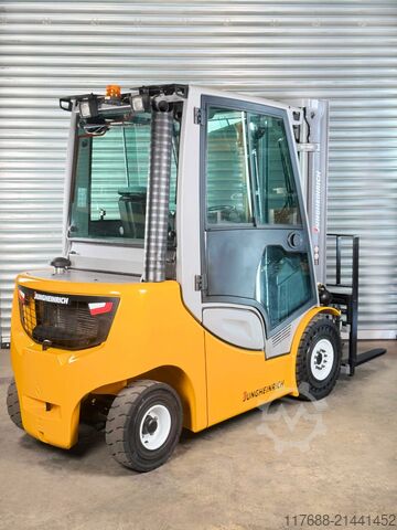 Diesel front loader Jungheinrich DFG 320 - Service Neu - nur 3958 Std. - KUBOTA