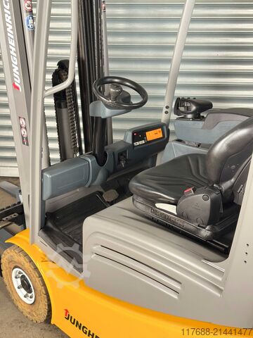 Electric 3-wheeler Jungheinrich EFG 215 - Service Neu - nur 2778 Std. Batterie 87%