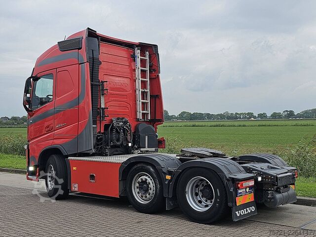 Standard-SZM VOLVO FH 460 6X2 XENON SKIRTS