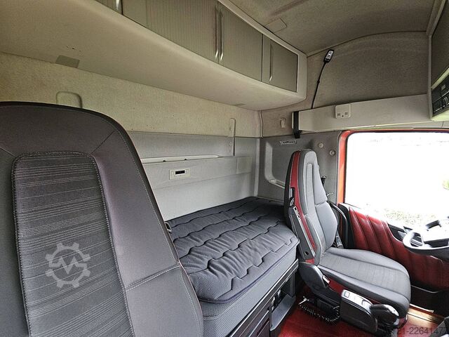 Standard-SZM VOLVO FH 460 6X2 XENON SKIRTS