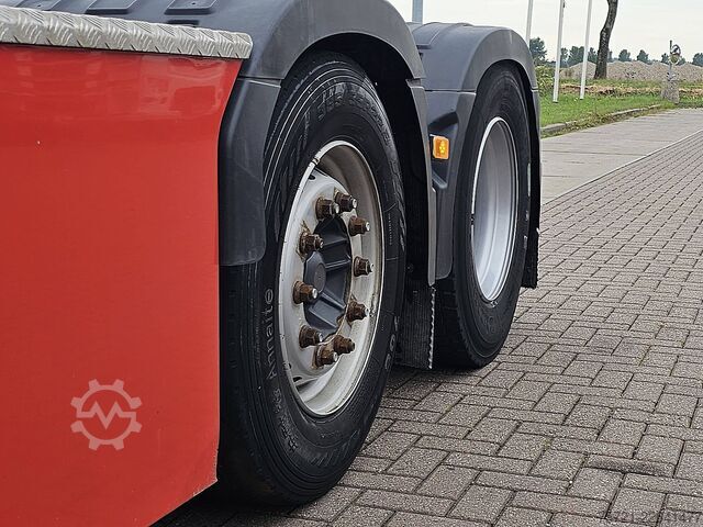Standard-SZM VOLVO FH 460 6X2 XENON SKIRTS