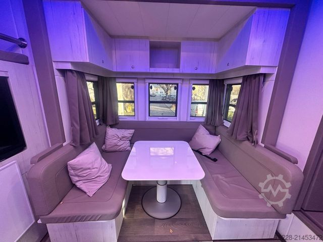 Cattle truck MERCEDES-BENZ Pferdetransporter